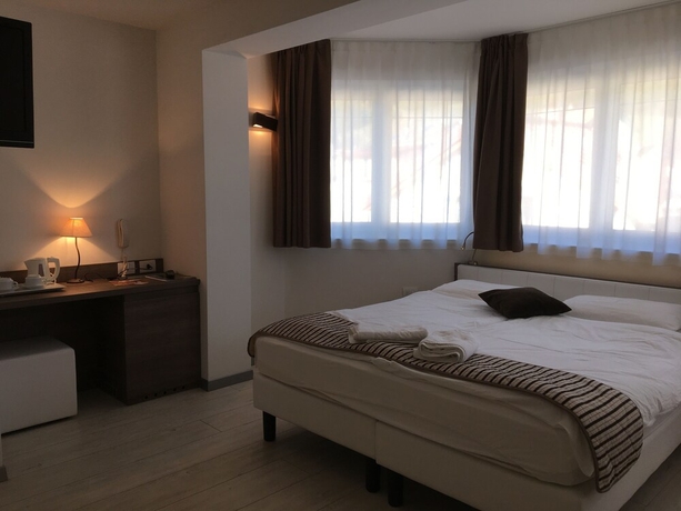 Imagen de la habitación del Hotel Luna Bianca. Foto 8