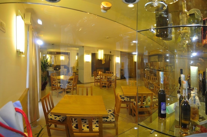 Imagen de los interiores del Hotel Luna Bianca. Foto 19