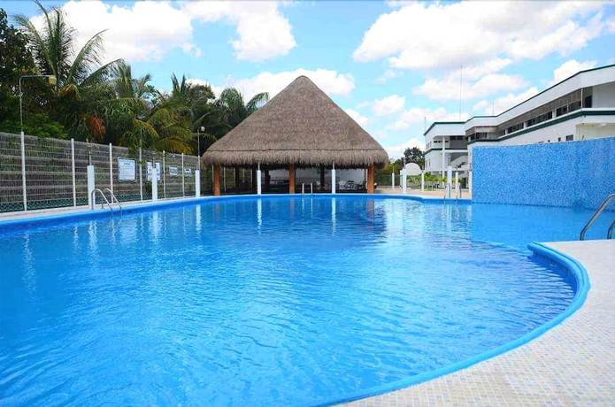 Imagen de la piscina del Hotel Luna Caribe. Foto 18