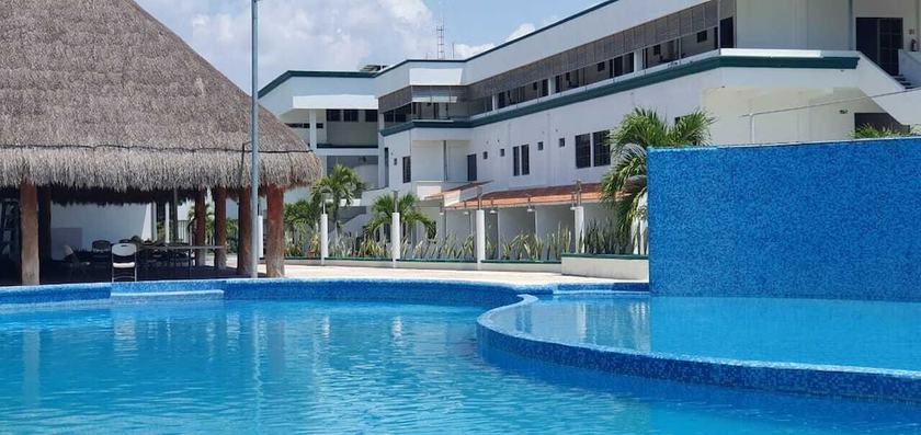 Imagen de la piscina del Hotel Luna Caribe. Foto 20