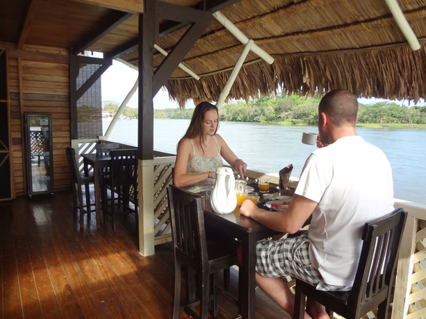 Imagen del bar/restaurante del Hotel Luna Del Rio. Foto 2