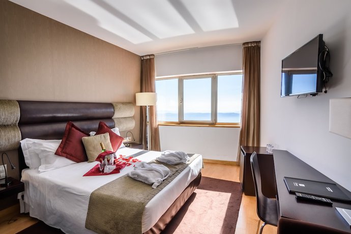 Imagen de la habitación del Hotel Luna Hotel dos Carqueijais-Serra da Estrela. Foto 12