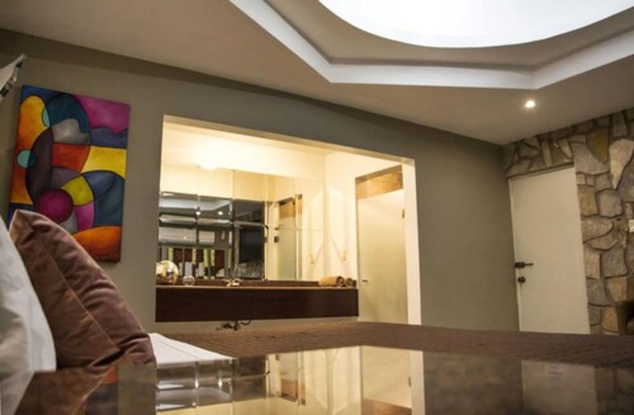 Imagen de la habitación del Hotel Luna Inn. Foto 2