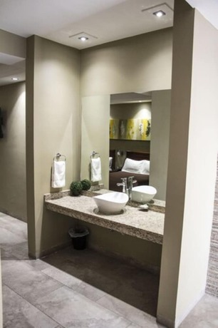 Imagen de la habitación del Hotel Luna Inn. Foto 5