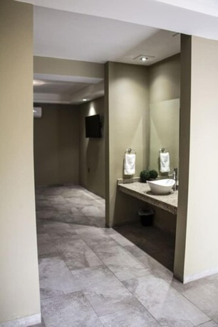 Imagen de la habitación del Hotel Luna Inn. Foto 15
