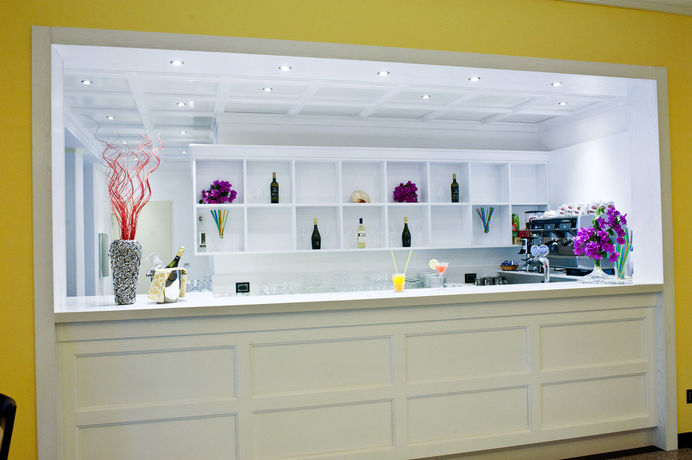 Imagen del bar/restaurante del Hotel Luna Lido. Foto 9