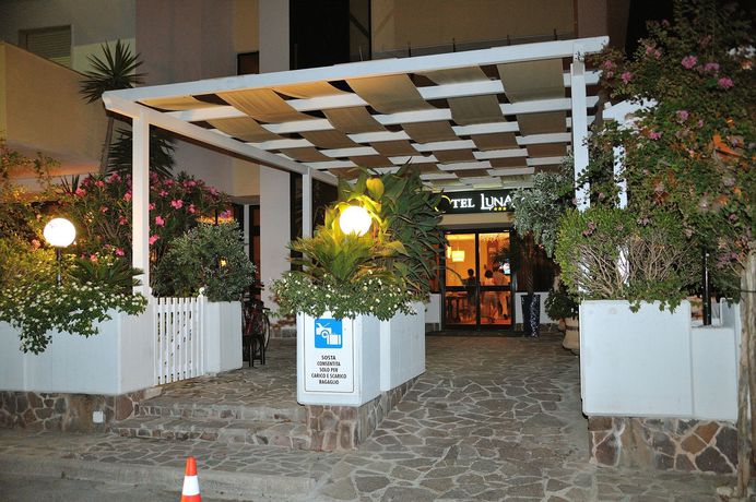 Imagen del bar/restaurante del Hotel Luna Lido. Foto 12