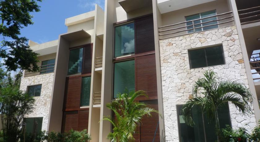 Imagen de los interiores del Hotel Luna Llena. Foto 9