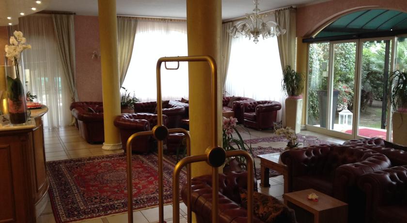 Imagen general del Hotel Luna, Marina di Massa. Foto 2