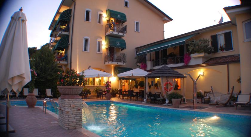 Imagen general del Hotel Luna, Marina di Massa. Foto 8