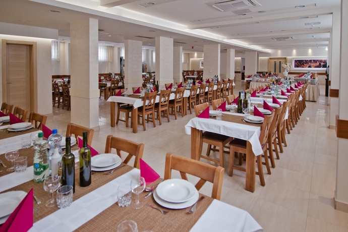 Imagen del bar/restaurante del Hotel Luna, Medjugorje. Foto 7