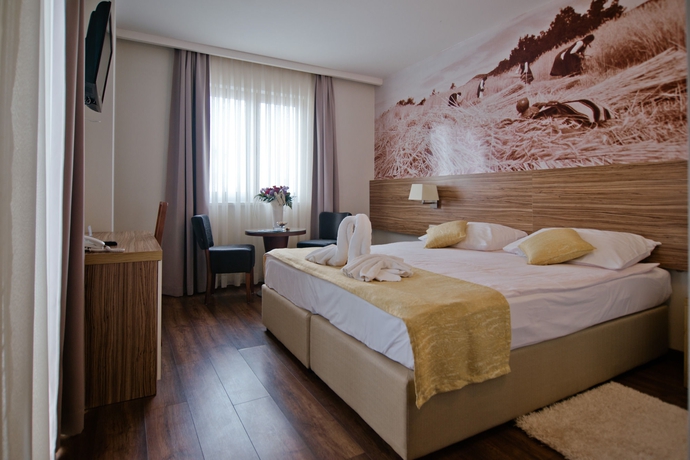 Imagen de la habitación del Hotel Luna, Medjugorje. Foto 13