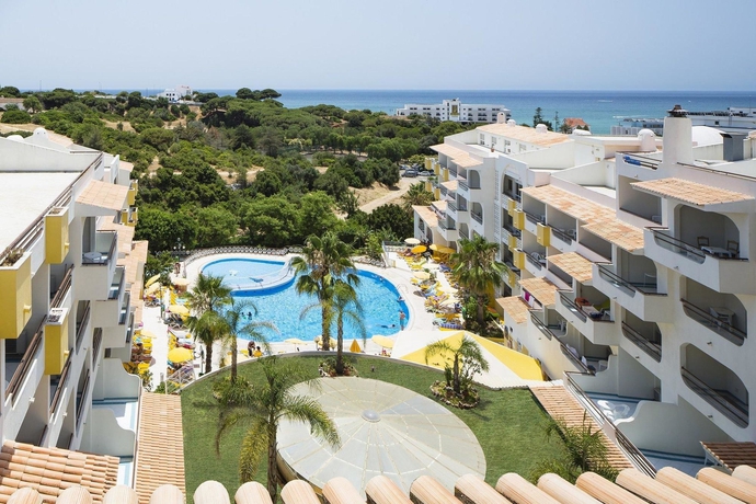 Imagen de los exteriores del Hotel Luna Miramar Club. Foto 9