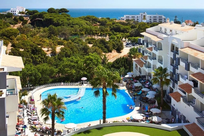 Imagen de los exteriores del Hotel Luna Miramar Club. Foto 10