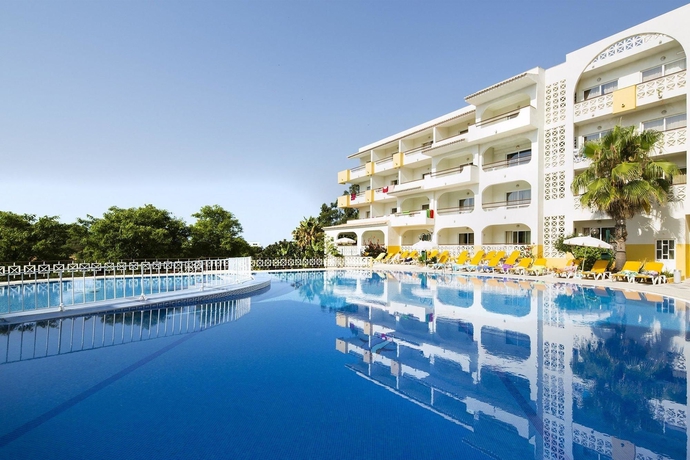 Imagen de los exteriores del Hotel Luna Miramar Club. Foto 11