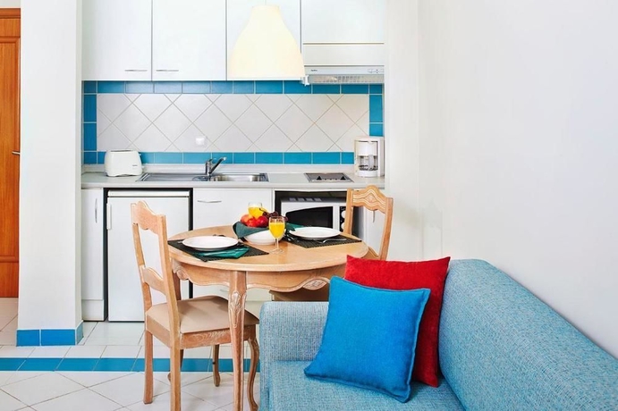 Imagen de la habitación del Hotel Luna Miramar Club. Foto 6