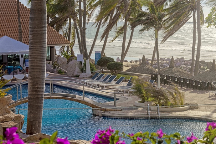 Imagen de la piscina del Hotel Luna Palace and Suites. Foto 19