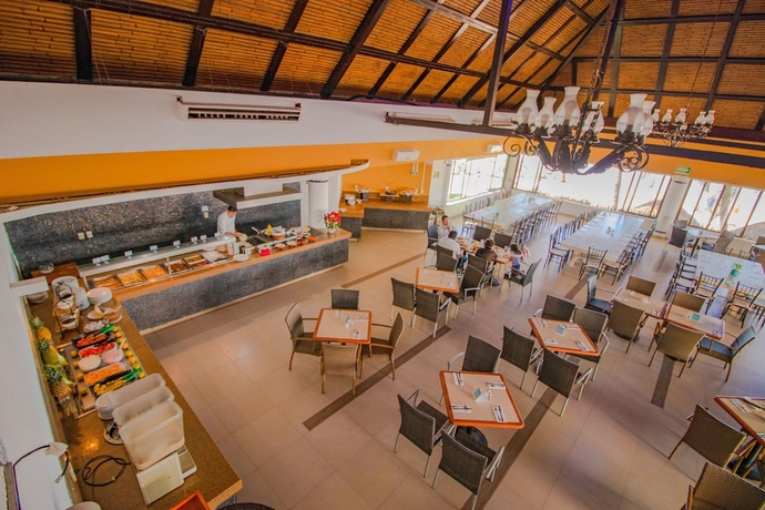 Imagen del bar/restaurante del Hotel Luna Palace and Suites. Foto 2