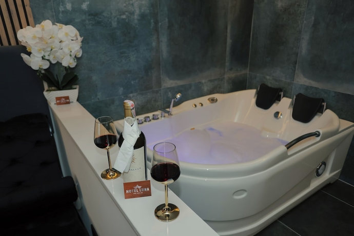 Imagen de la habitación del Hotel Luna, Prizren. Foto 6
