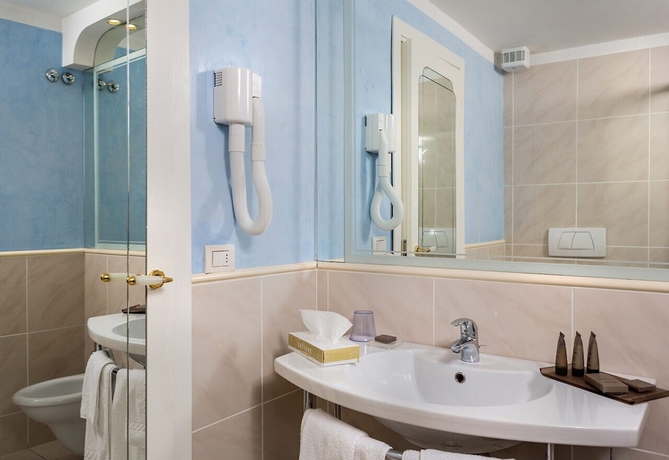 Imagen de la habitación del Hotel Luna Riccione Aqua Spa - Adults Only. Foto 5