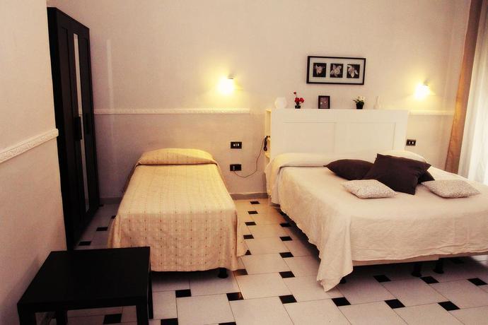 Imagen de la habitación del Hotel Luna Rossa, N&aacute;poles. Foto 6