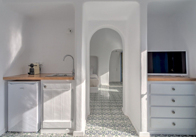 Imagen de la habitación del Hotel Luna Santorini Suites. Foto 5
