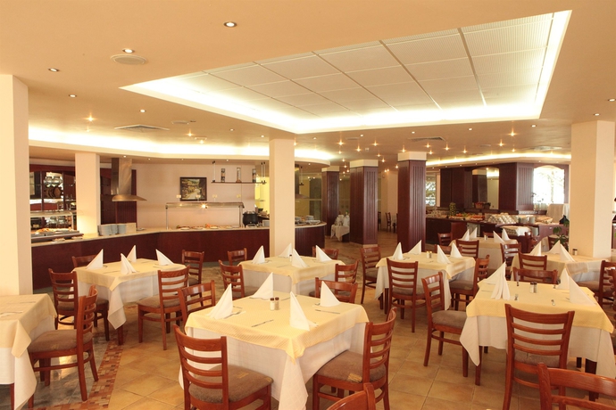 Imagen del bar/restaurante del Hotel Luna, Varna Ciudad. Foto 1