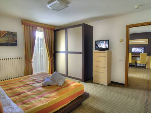 Imagen de la habitación del Hotel Luna Wellness. Foto 15