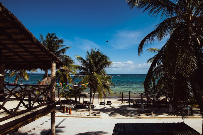 Imagen de los exteriores del Hotel Luna de Plata, Mahahual. Foto 18
