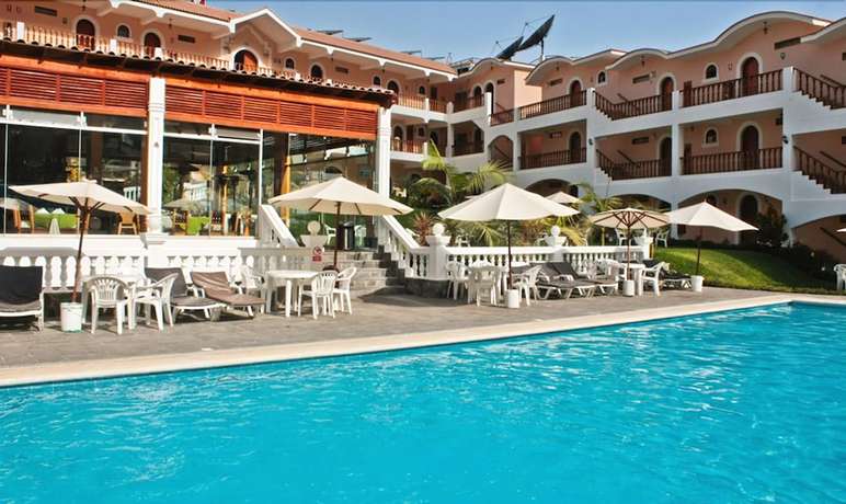 Imagen de la piscina del Hotel Lunahuana River Resort. Foto 19