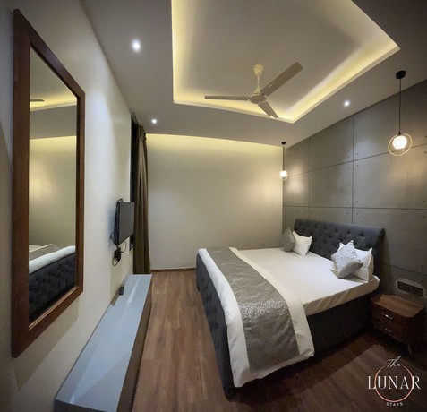 Imagen de la habitación del Hotel Lunar Stays. Foto 7