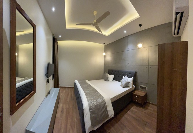 Imagen de la habitación del Hotel Lunar Stays. Foto 9