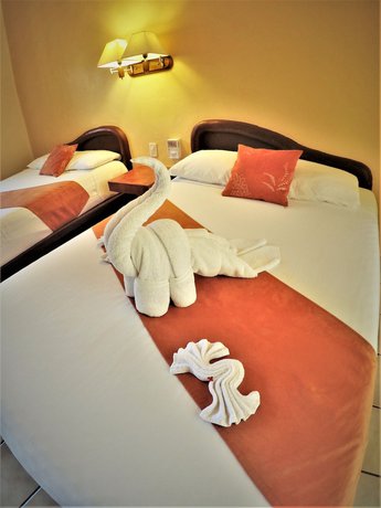 Imagen de la habitación del Hotel Lunasol. Foto 2