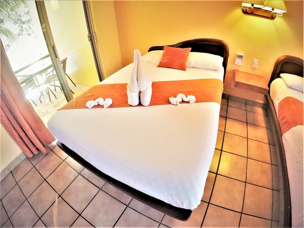 Imagen de la habitación del Hotel Lunasol. Foto 4