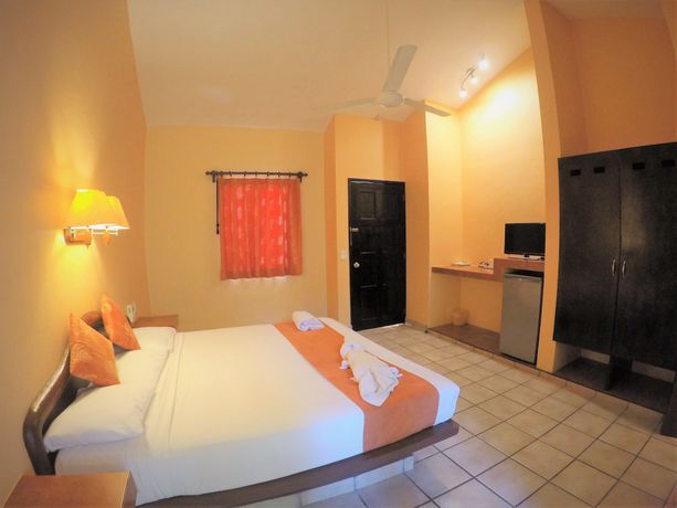 Imagen de la habitación del Hotel Lunasol. Foto 14