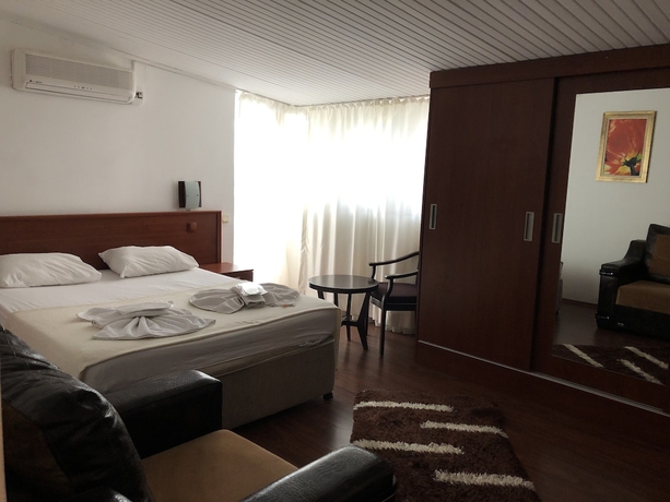 Imagen de la habitación del Hotel Lunay. Foto 4