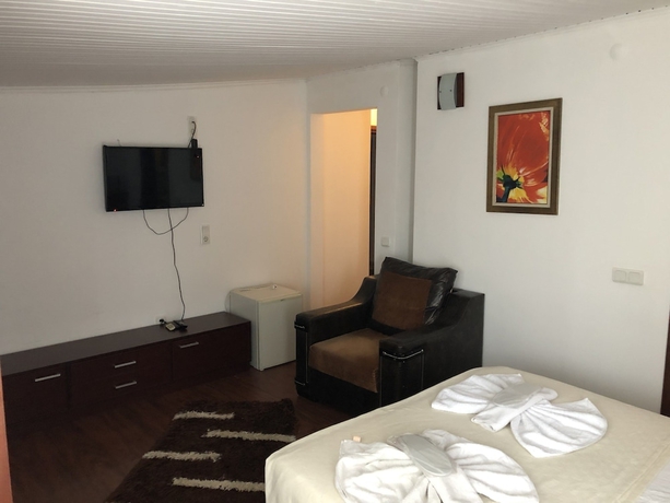 Imagen de la habitación del Hotel Lunay. Foto 5