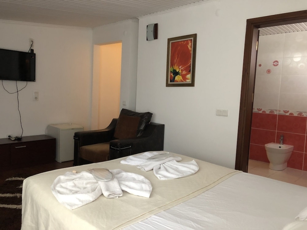 Imagen de la habitación del Hotel Lunay. Foto 7