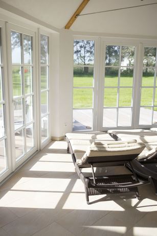 Imagen de la piscina del Hotel Lundenbergsand und Spa. Foto 17