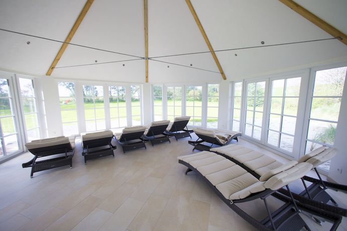 Imagen de la piscina del Hotel Lundenbergsand und Spa. Foto 19