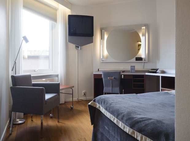 Imagen de la habitación del Hotel Lundia. Foto 15