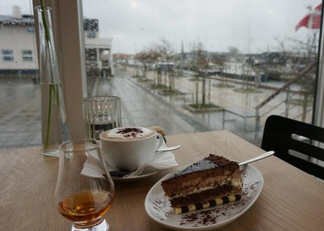 Imagen del bar/restaurante del Hotel Lunds. Foto 15