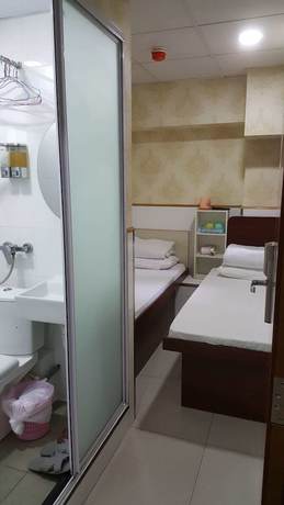 Imagen de la habitación del Hotel Lung Wa. Foto 17