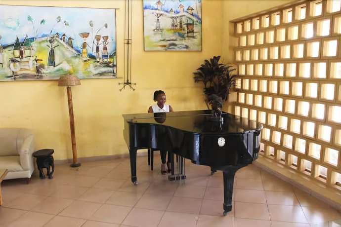 Imagen de los interiores del Hotel Lungi Airport. Foto 19