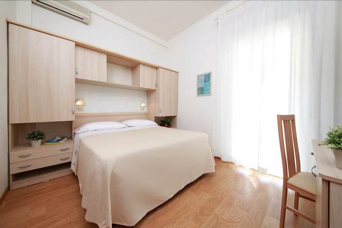 Imagen de la habitación del Hotel Lungomare Cattolica. Foto 14