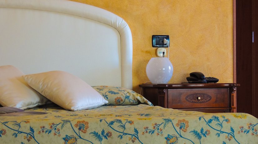 Imagen de la habitación del Hotel Lungomare. Foto 5