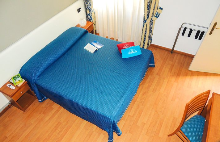 Imagen de la habitación del Hotel Lungomare. Foto 8