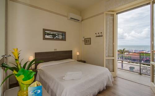 Imagen de la habitación del Hotel Lungomare, Lido Di Camaiore. Foto 2