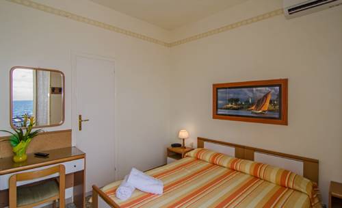 Imagen de la habitación del Hotel Lungomare, Lido Di Camaiore. Foto 3