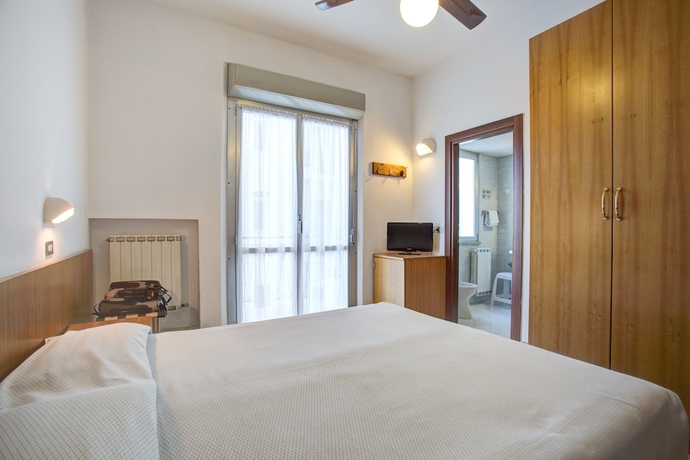 Imagen de la habitación del Hotel Lungomare, Pinarella di Cervia. Foto 7